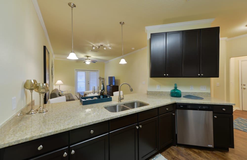 Modern kitchen at Cabana Club and Galleria Club in Jacksonville, Florida