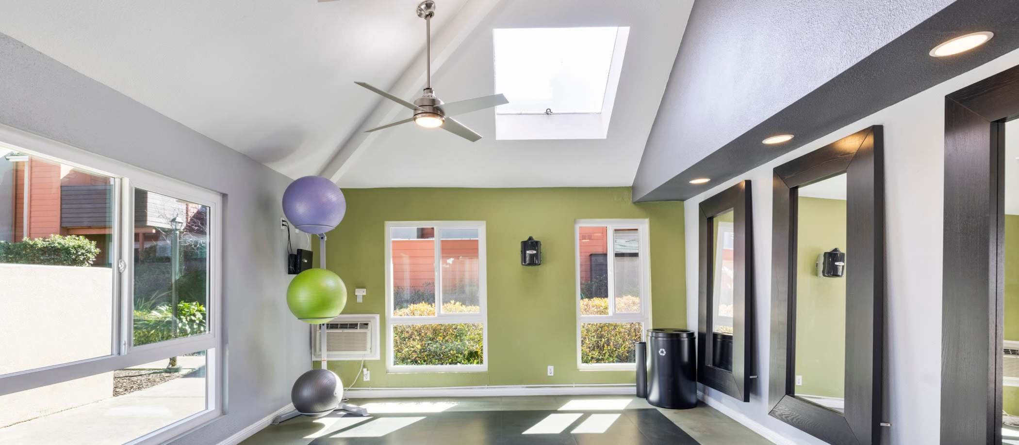 Fitness center at Crossbrook Apartments in Rohnert Park, California