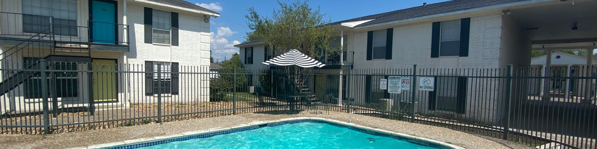 Pet Friendly | Midtown Manor and Towers in Bryan, Texas