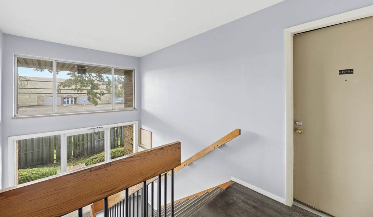 Bright and inviting entryway at The Reserve at Pin Oak Manor Apartments in Mishawaka, Indiana.