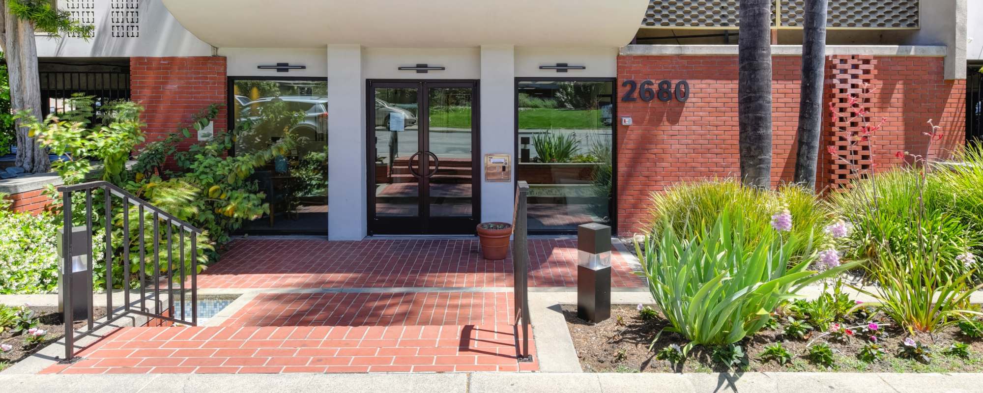 Apartments at Fayette Arms Apartments in Mountain View, California; Fayette Arms Apartments