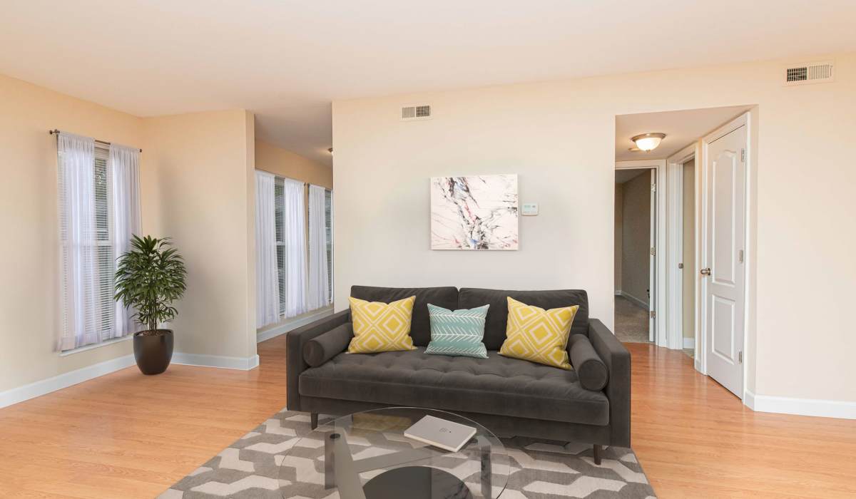 Living room at Peachtree Apartments in Chesterfield, Missouri