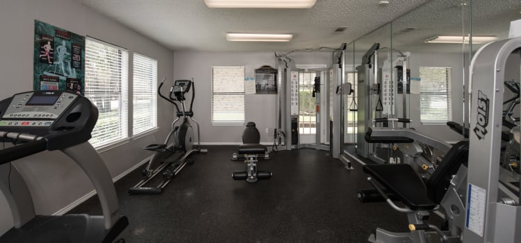 Fitness center at Wooded Creek