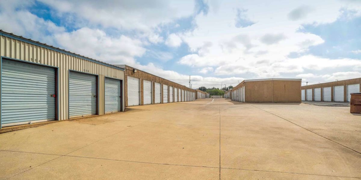 Outdoor storage units with easy, drive-up access at StoreLine Self Storage in Wichita Falls, Texas