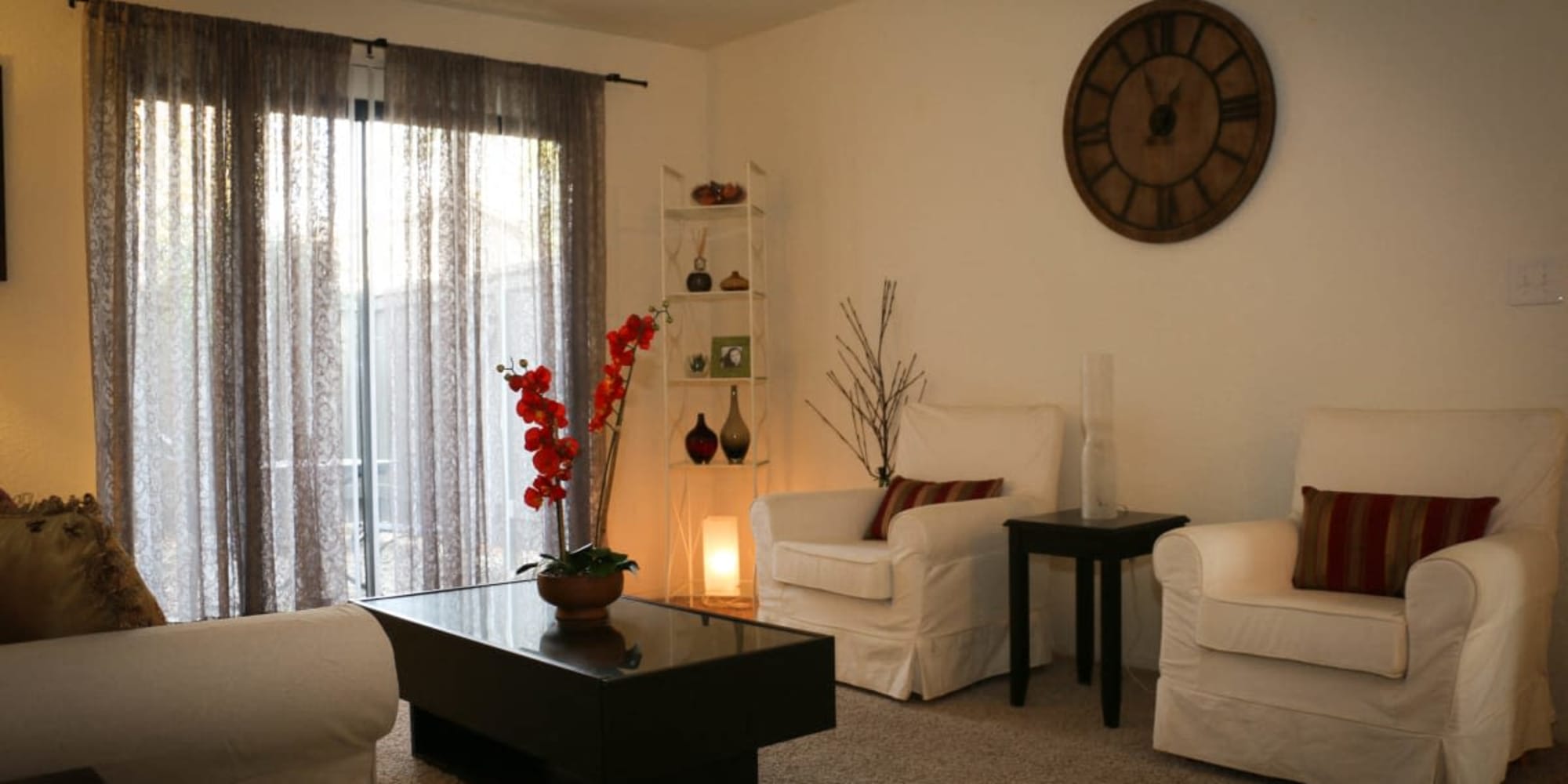 Inviting living room at Oak Park in Turlock, California