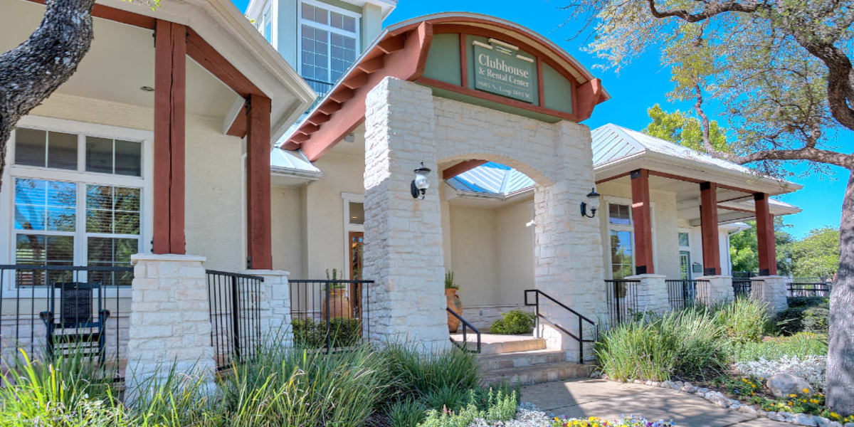Clubhouse entrance to Marquis Bandera in San Antonio, Texas