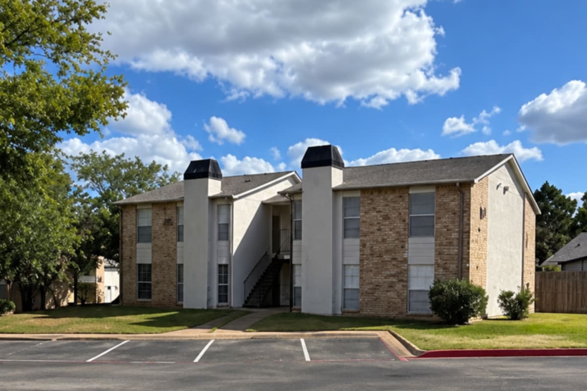View our amenities at Oak Hollow in Longview, Texas