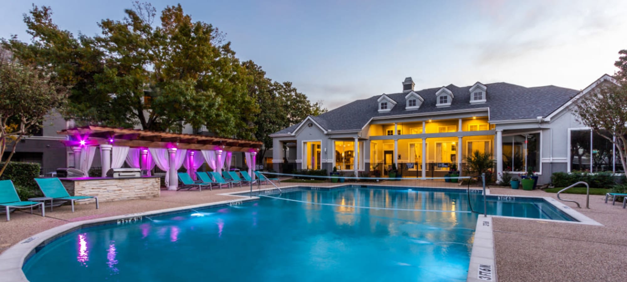 Apartments at Marquis at Stonegate in Fort Worth, Texas