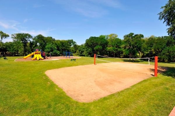 Neighborhood at Carrollton Park of North Dallas in Dallas, Texas