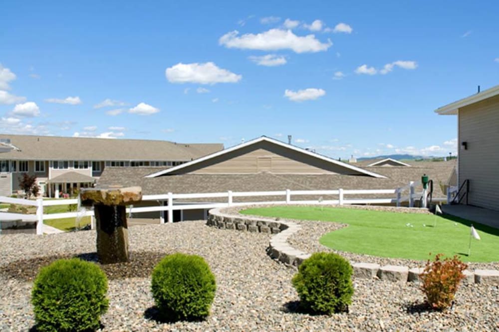 Lawn and courtyard at Bishop Place Senior Living in Pullman, Washington