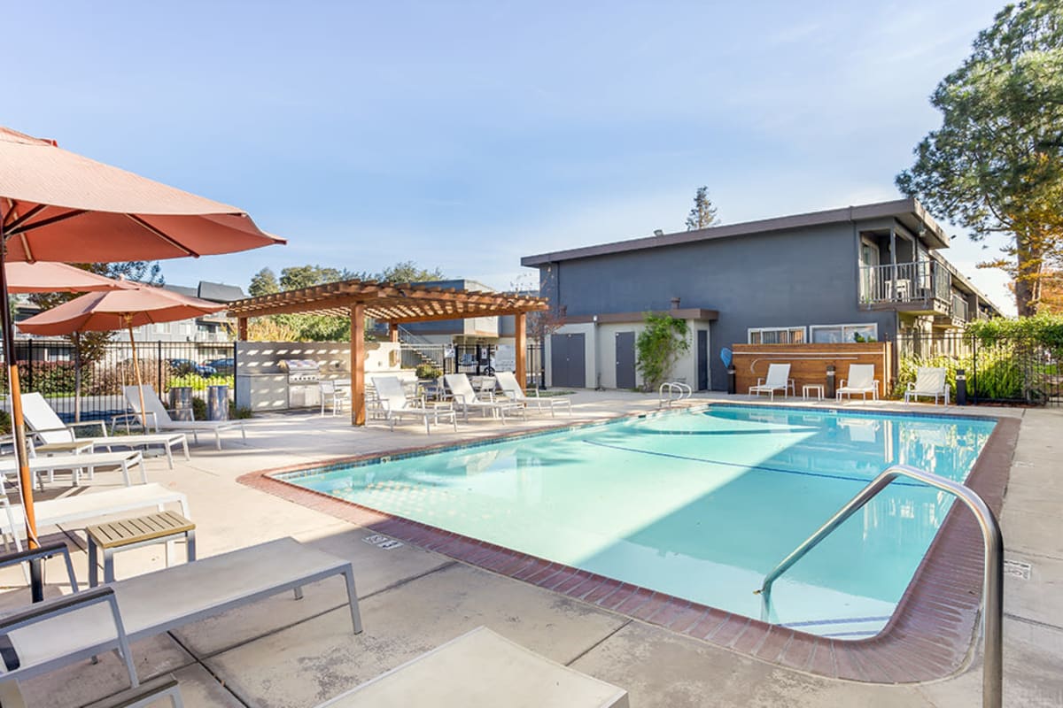 Sparkling pool at Highland Gardens in Mountain View, California