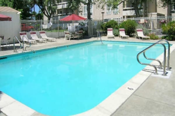 Swimming pool at Laguna Ellis in Concord, California