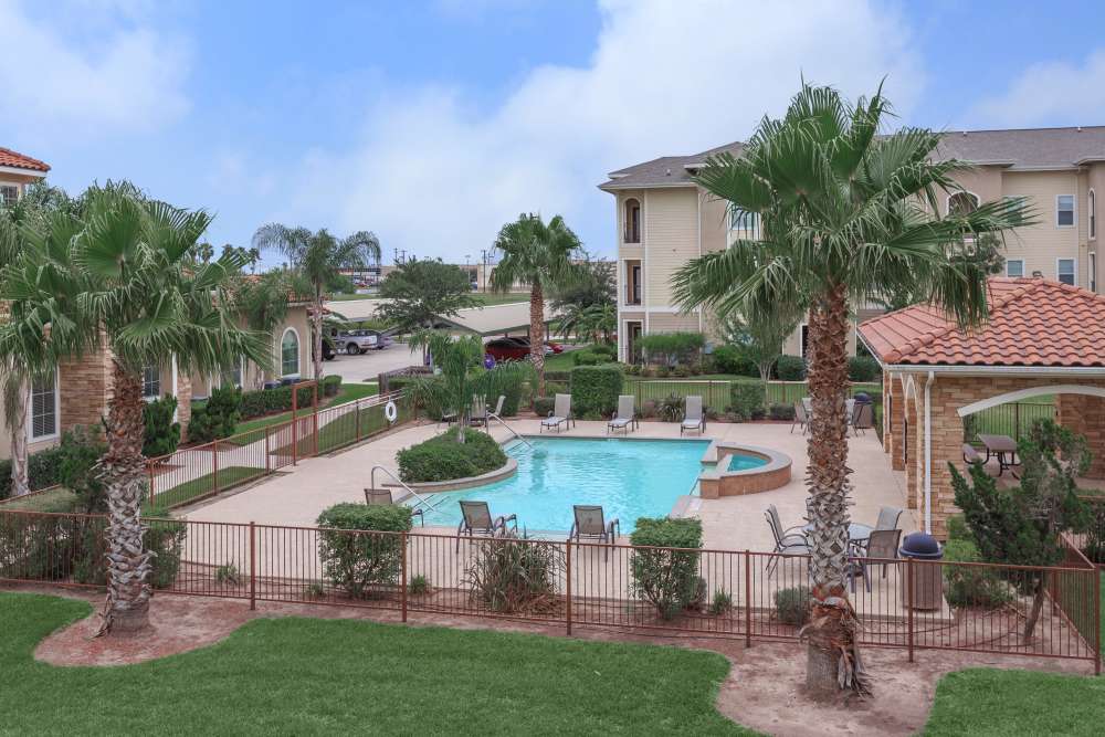 A complete view of apartment at Weslaco Hills Apartments in Weslaco, Texas