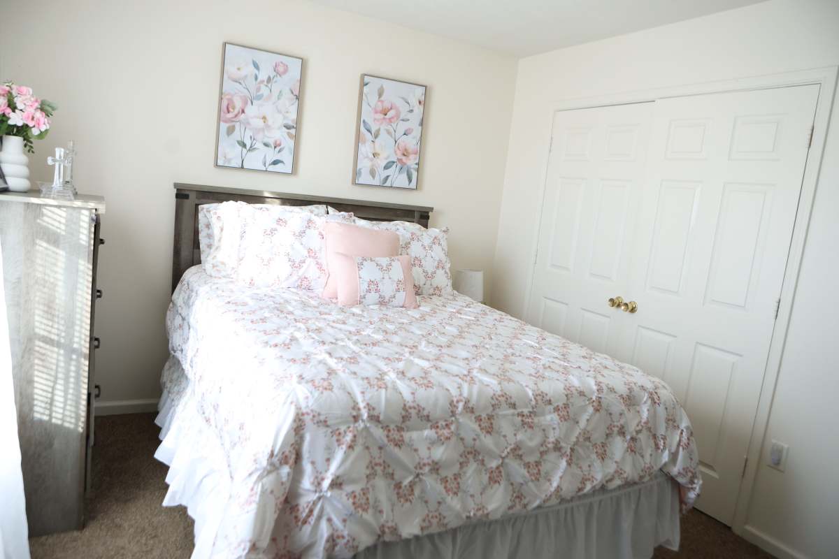 Bedroom with classic design at Arrington Estates of Clarksdale in Clarksdale, Mississippi
