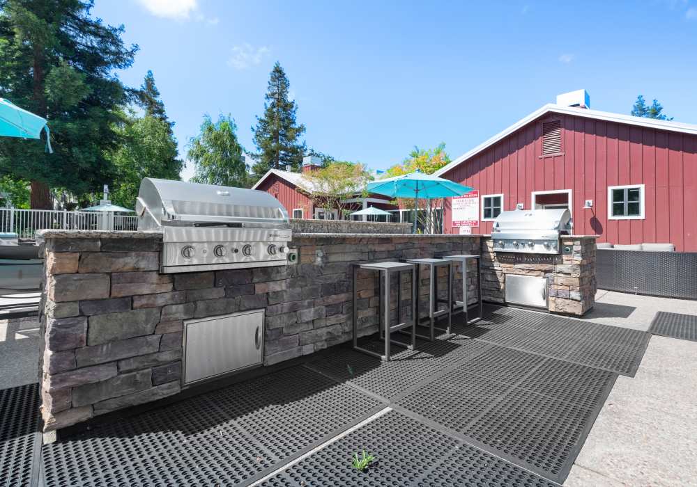 Exterior grill area at Cotton Wood Apartments in Dublin, California