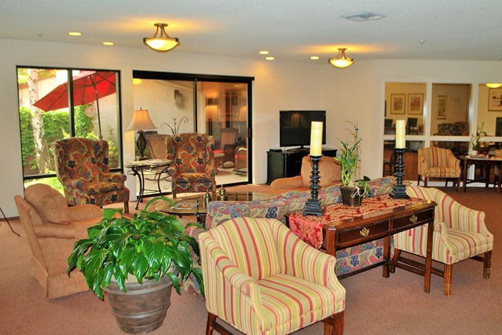 Area to relax at Roseville Commons Senior Living in Roseville, California