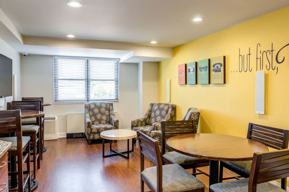 Dining area at Carlyle Towers in Caldwell, New Jersey