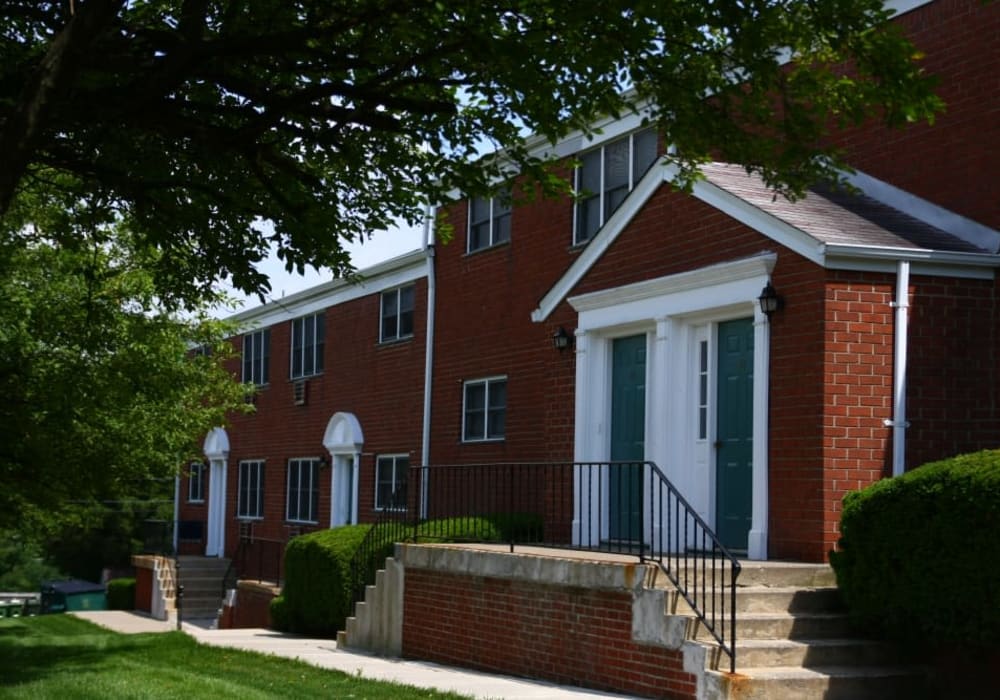 Lush exterior at Washington Heights in Washington, New Jersey