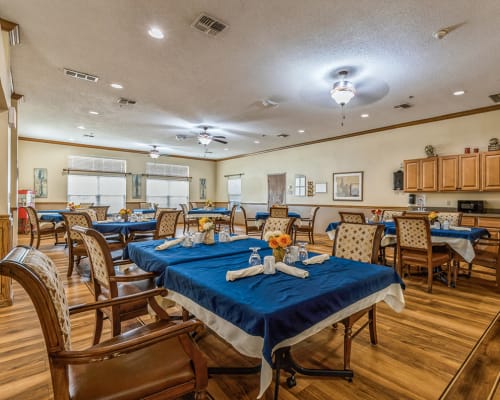Community dining area at Trustwell Living at Mansfield Place in Mansfield, Ohio