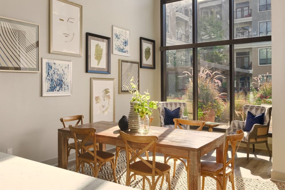 Apartments in Dallas, TX Seville Uptown