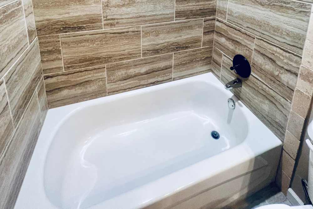 Bath tub at Del Norte Duplexes in Yukon. OK