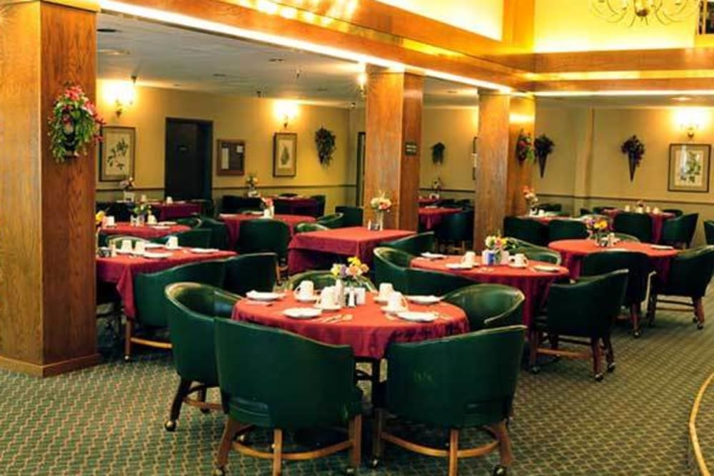 Dining hall at River Commons Senior Living in Redding, California