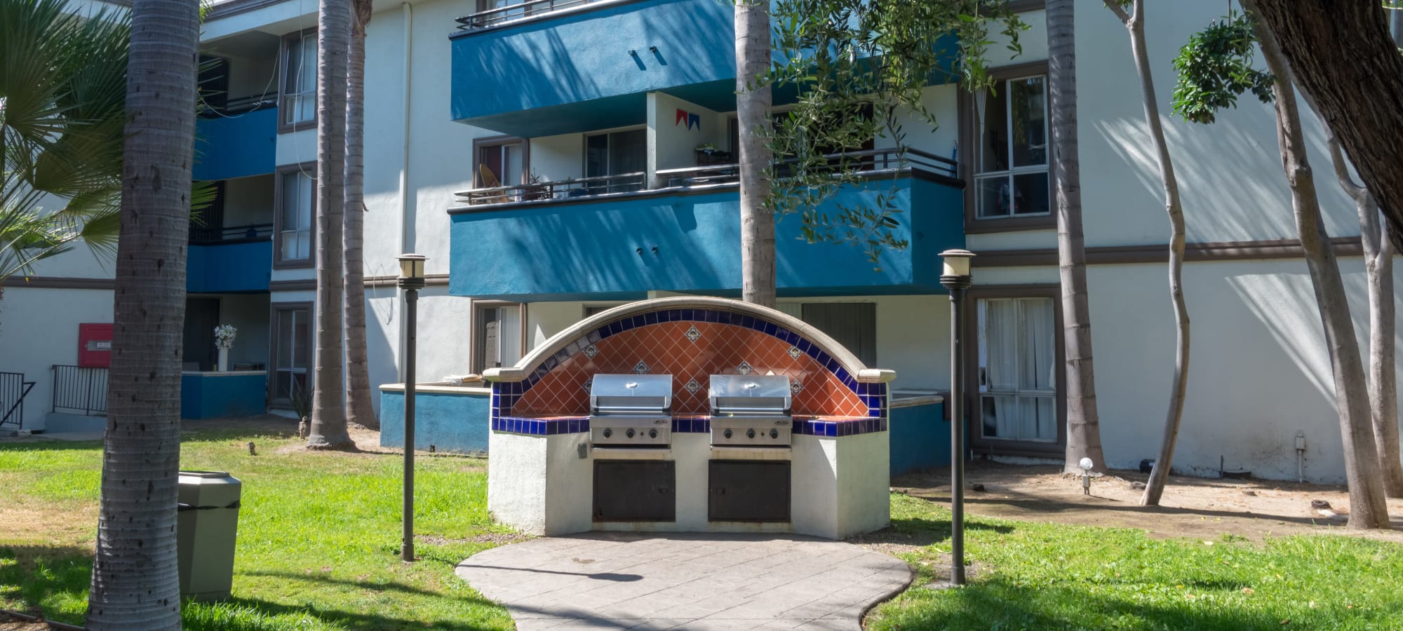 Outdoor grilling area at Westside Terrace, Los Angeles, California