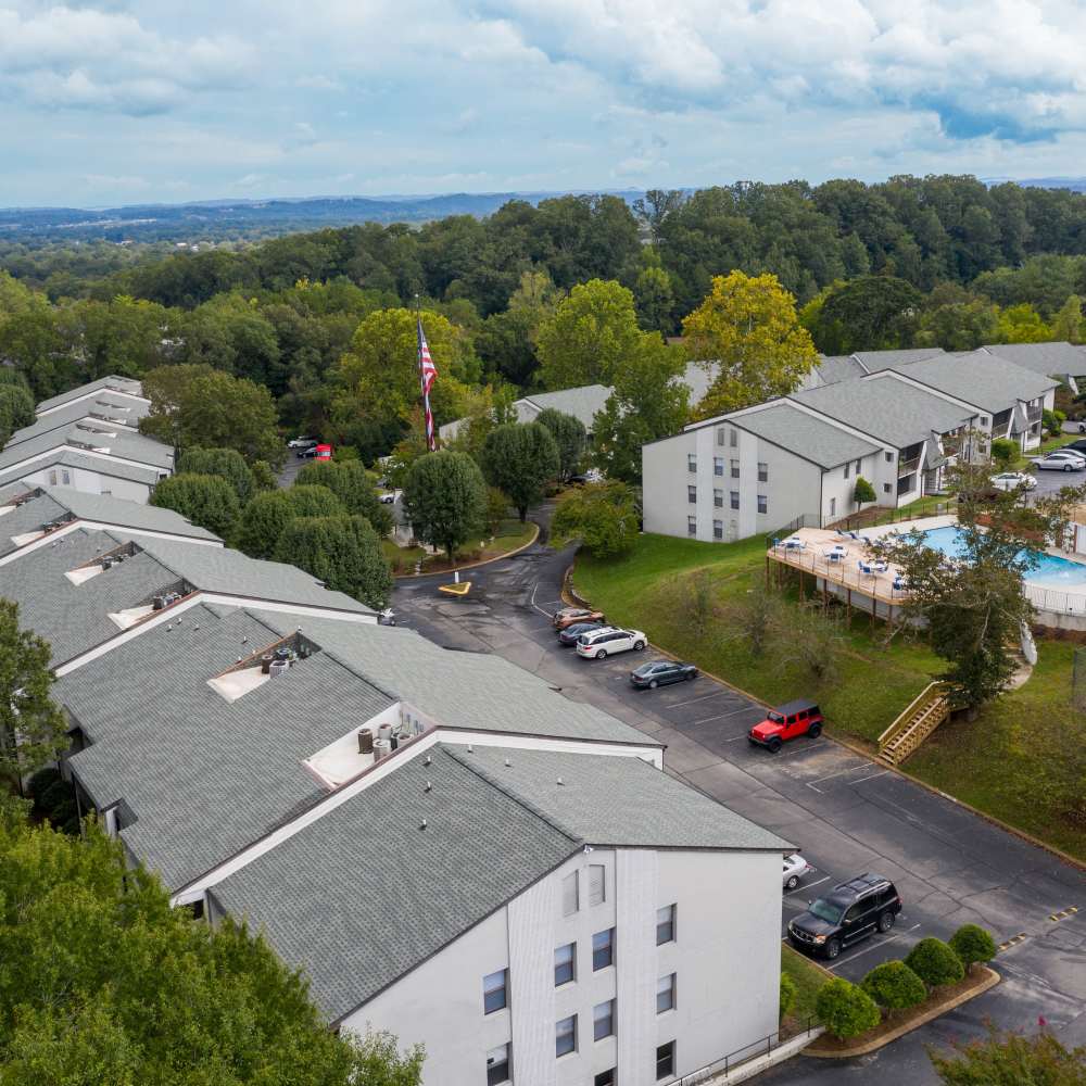 Buildings with car parking at Germantown Gardens in East Ridge, Tennessee
