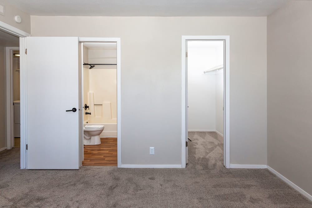Studio, 1, 2 & 3 Bedroom Apartments in Fort Union Midvale