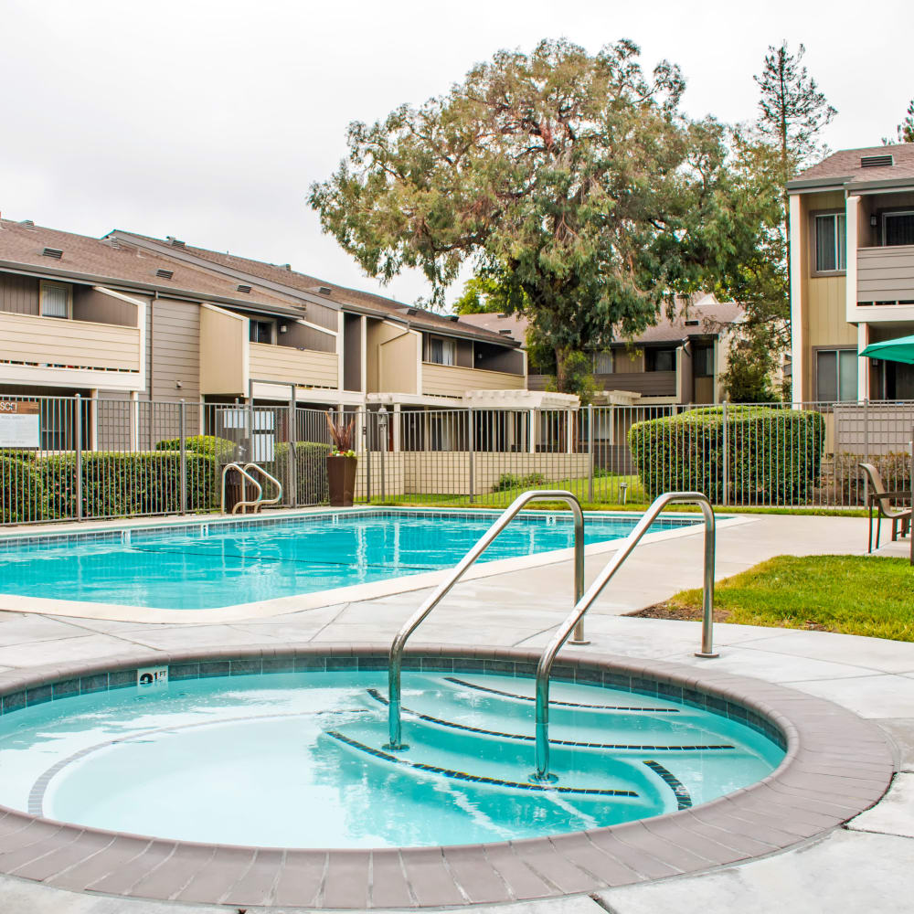 Spa and swimming pool at Sofi Dublin in Dublin, California