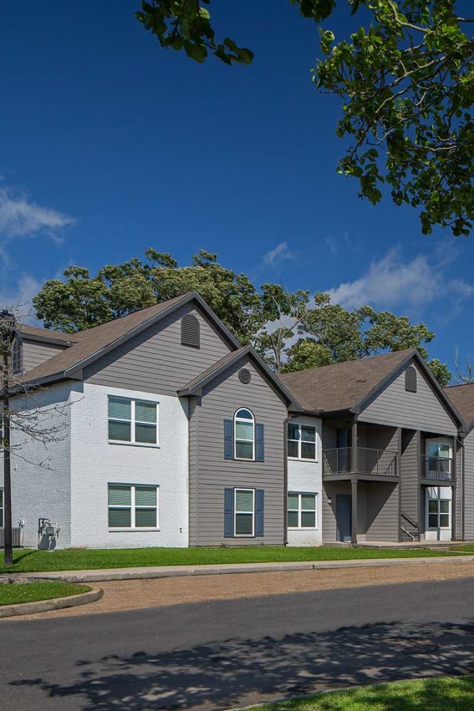 Exterior of The Reserve at White Oak in Baton Rouge, Louisiana