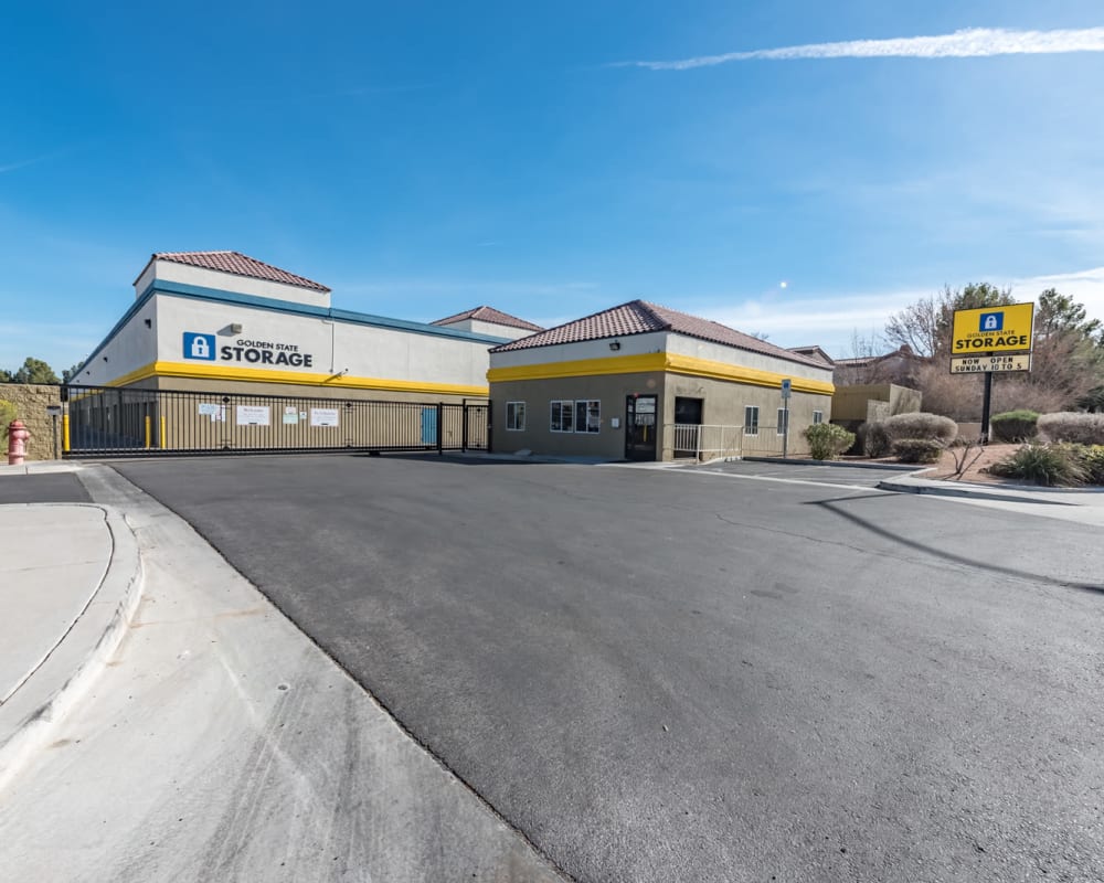 Exterior of Golden State Storage - Rainbow in Las Vegas, Nevada