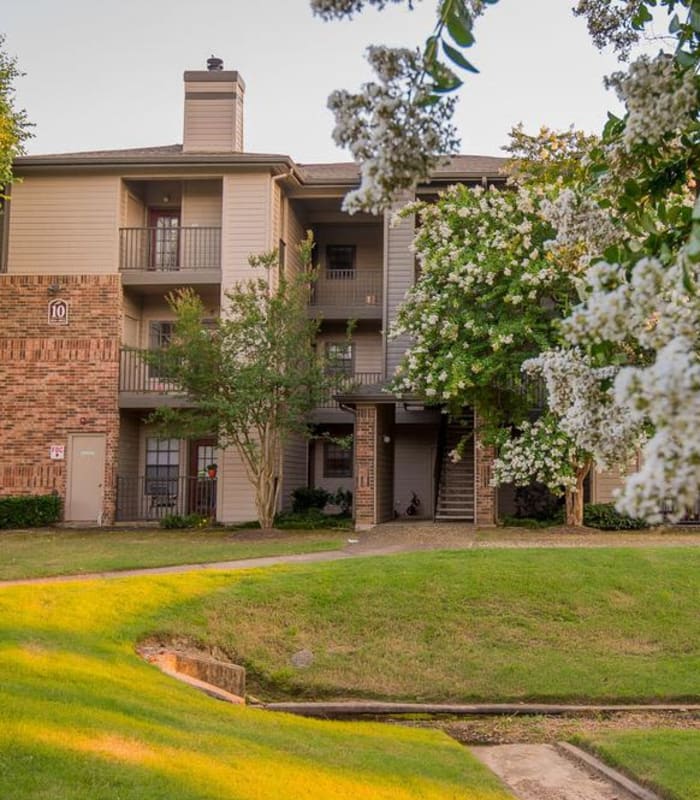 Exterior of Arbors of Pleasant Valley in Little Rock, Arkansas