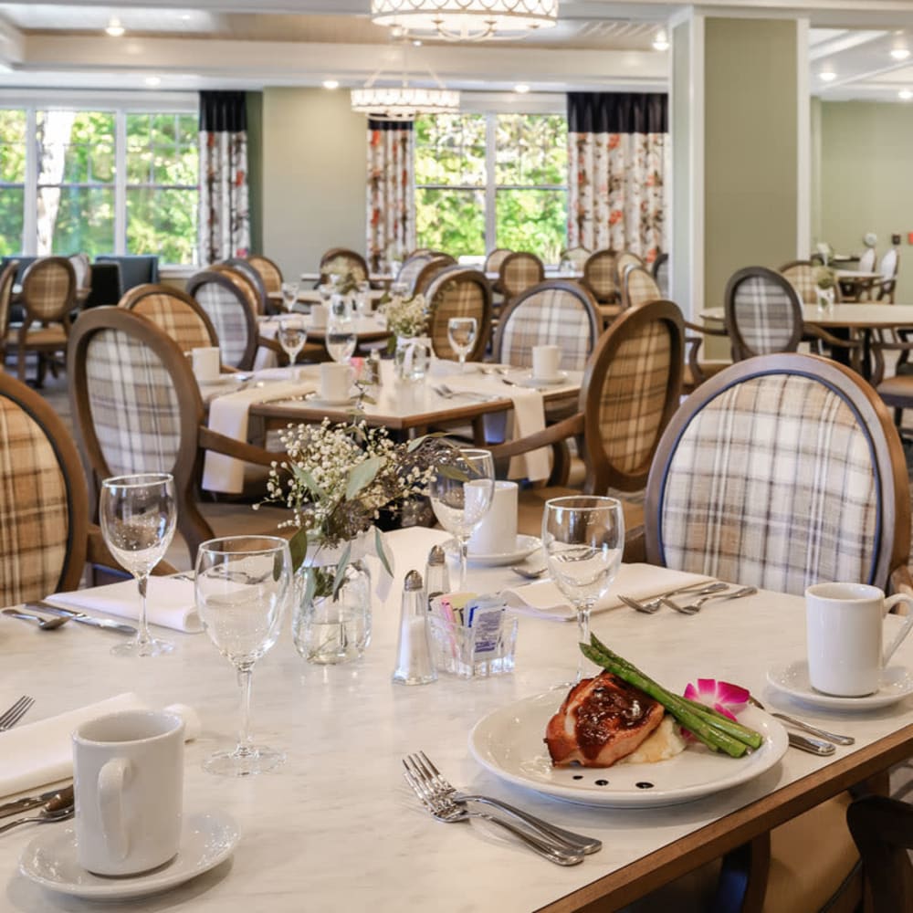 Dining room with plenty of seating at Anthology of Anderson Township in Cincinnati, Ohio