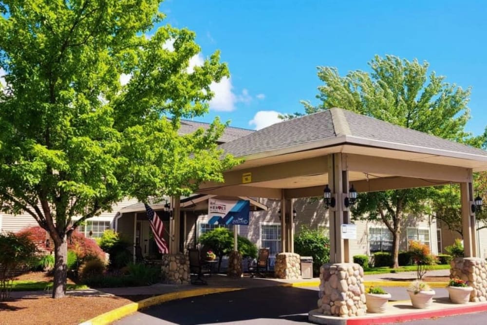 Sunny exterior at Lakeland Senior Living in Eagle Point, Oregon. 