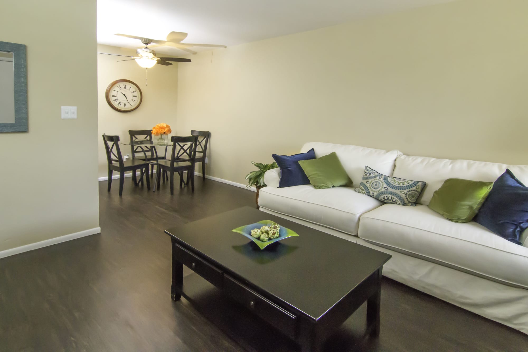Photos of Callaway Apartments in Taylorsville, UT