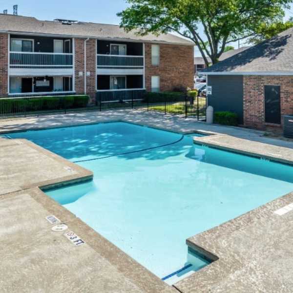 Creekstone offers a wide variety of amenities in Dallas, Texas