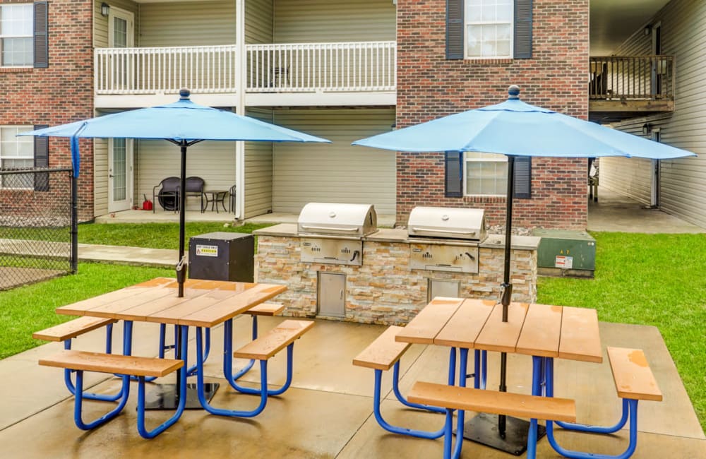 Patio area open to residents of our apartments located at Highland Ridge Apartment Homes in High Point, North Carolina