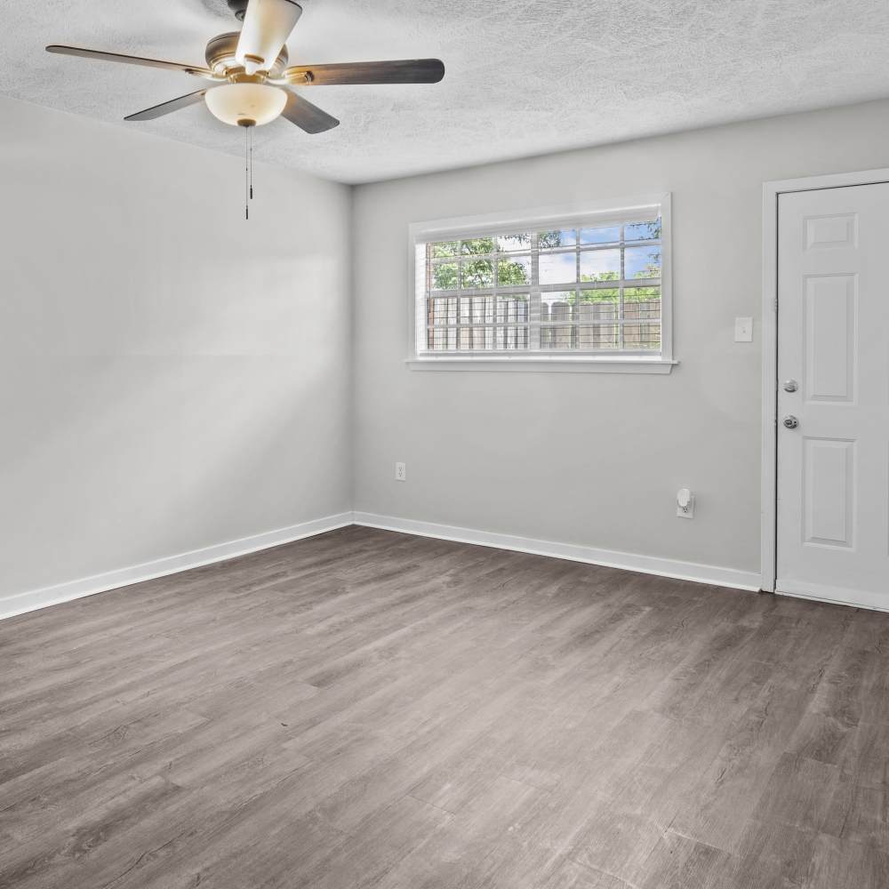 Description at a charming bedroom in Pecan Ridge in Vicksburg, Mississippi