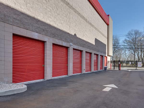 Self storage building exterior in Paramount, CA