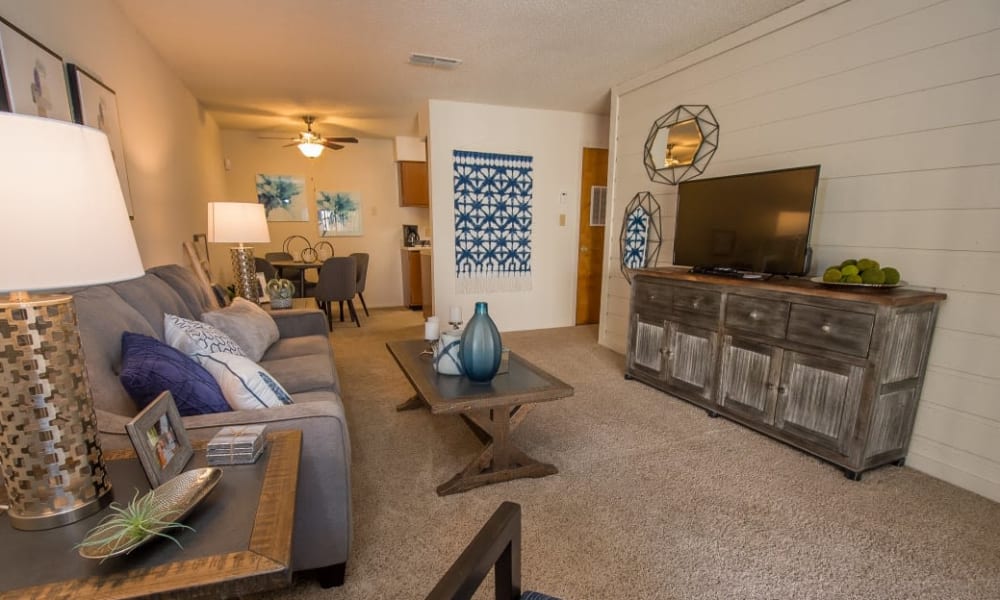 Living room at Sunchase Ridgeland Apartments in Ridgeland, Mississippi