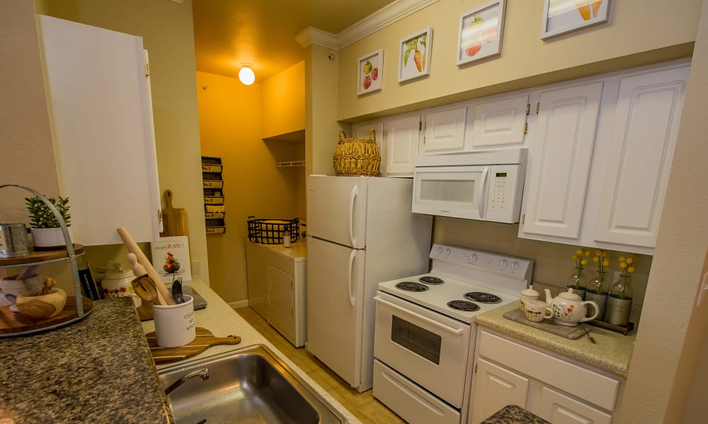 Kitchen at Lexington Park Apartment Homes in North Little Rock, Arkansas