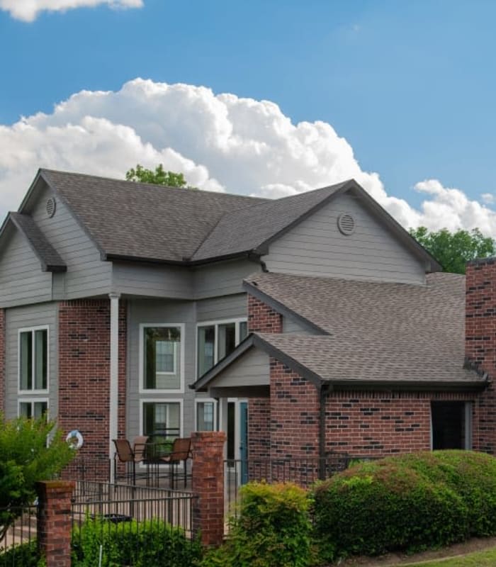 Front entrance to Creekwood Apartments in Tulsa, Oklahoma