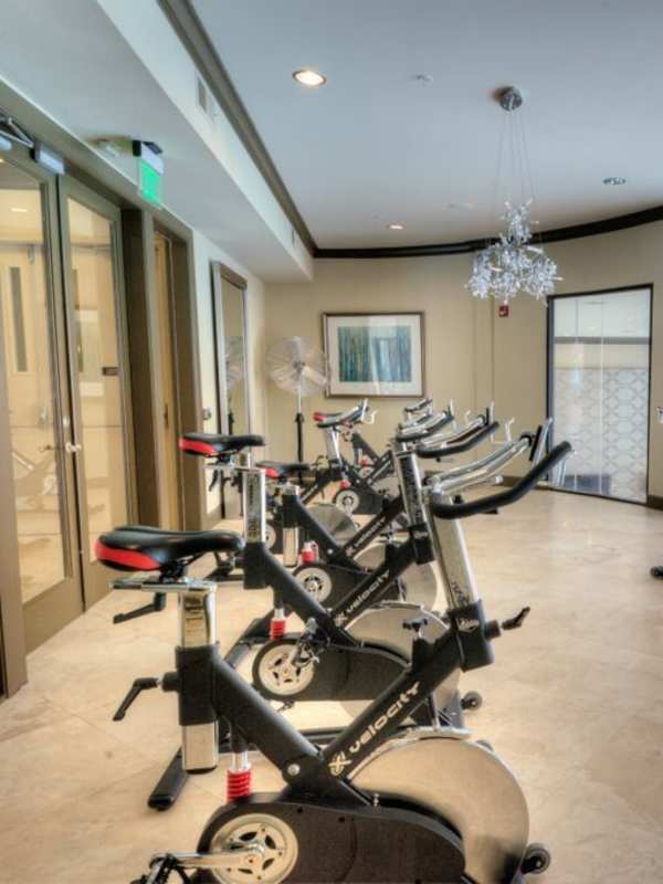 Fitness center with cardio equipment's at Forum on San Felipe in Houston, Texas