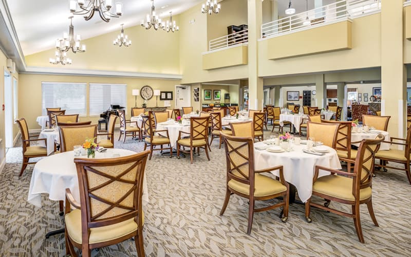 The dining room at Woodside Senior Living in Springfield, Oregon