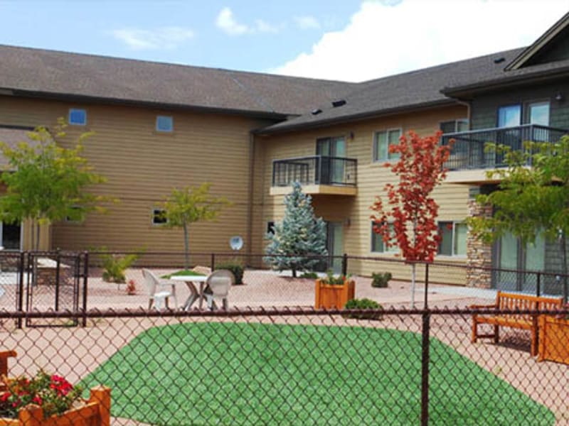 Resident lawn at Majestic Rim Retirement Living in Payson, Arizona. 