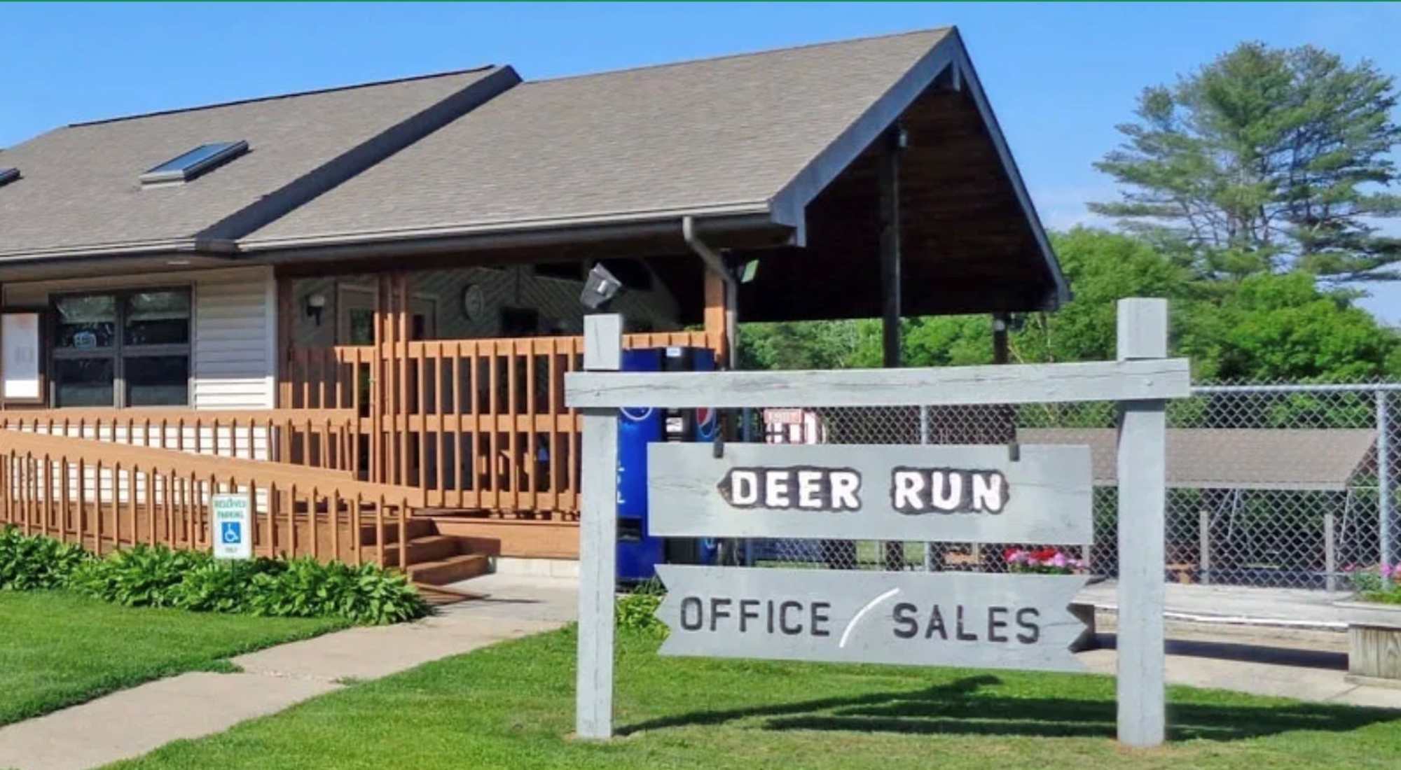 Charming community at Deer Run Estates in Baraboo, Wisconsin 