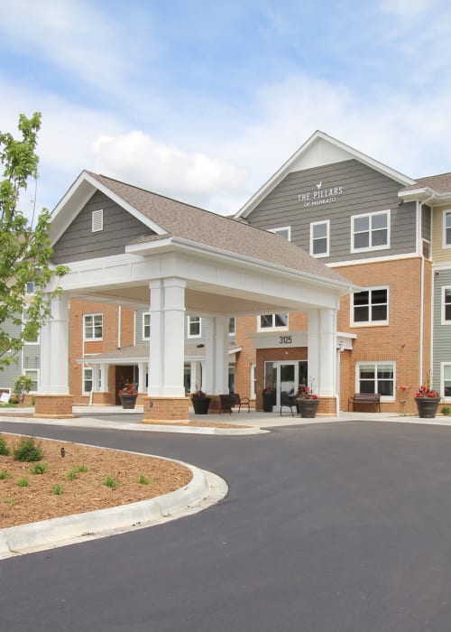 Main entrance and exterior of the building at The Pillars of Mankato in Mankato, Minnesota