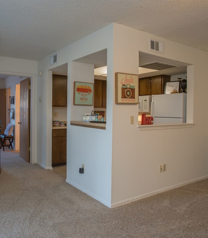 Spacious living room at Hunter's Ridge in Oklahoma City, Oklahoma