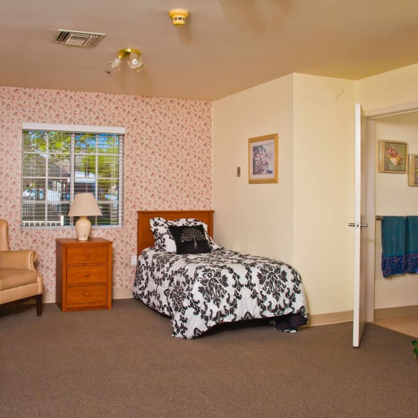 Resident bedroom at Pacifica Senior Living Peoria in Peoria, Arizona